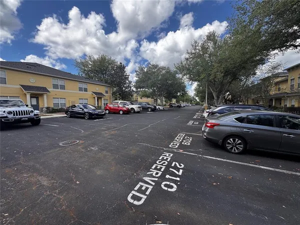 $2,000 | 3460 Castle Stone Court, Valrico, FL 33594