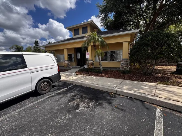 $2,000 | 3460 Castle Stone Court, Valrico, FL 33594