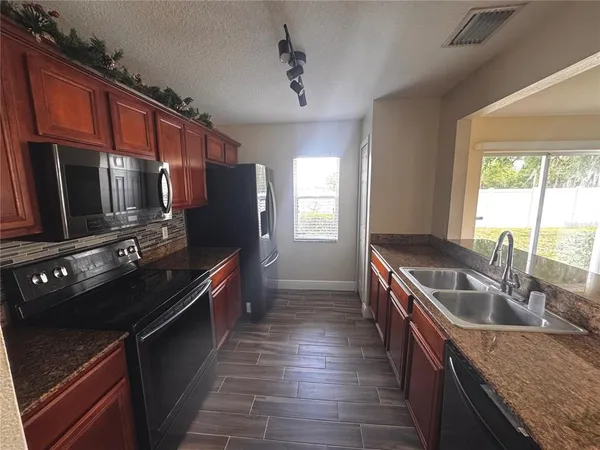 $2,000 | 3460 Castle Stone Court, Valrico, FL 33594