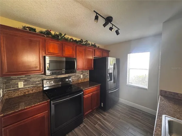 $2,000 | 3460 Castle Stone Court, Valrico, FL 33594