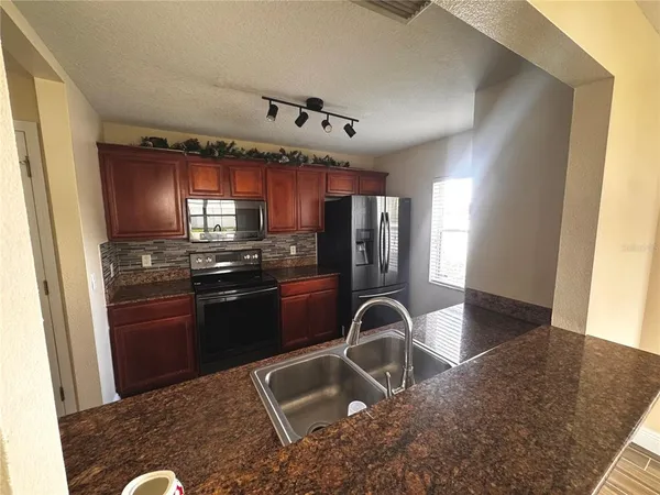 $2,000 | 3460 Castle Stone Court, Valrico, FL 33594