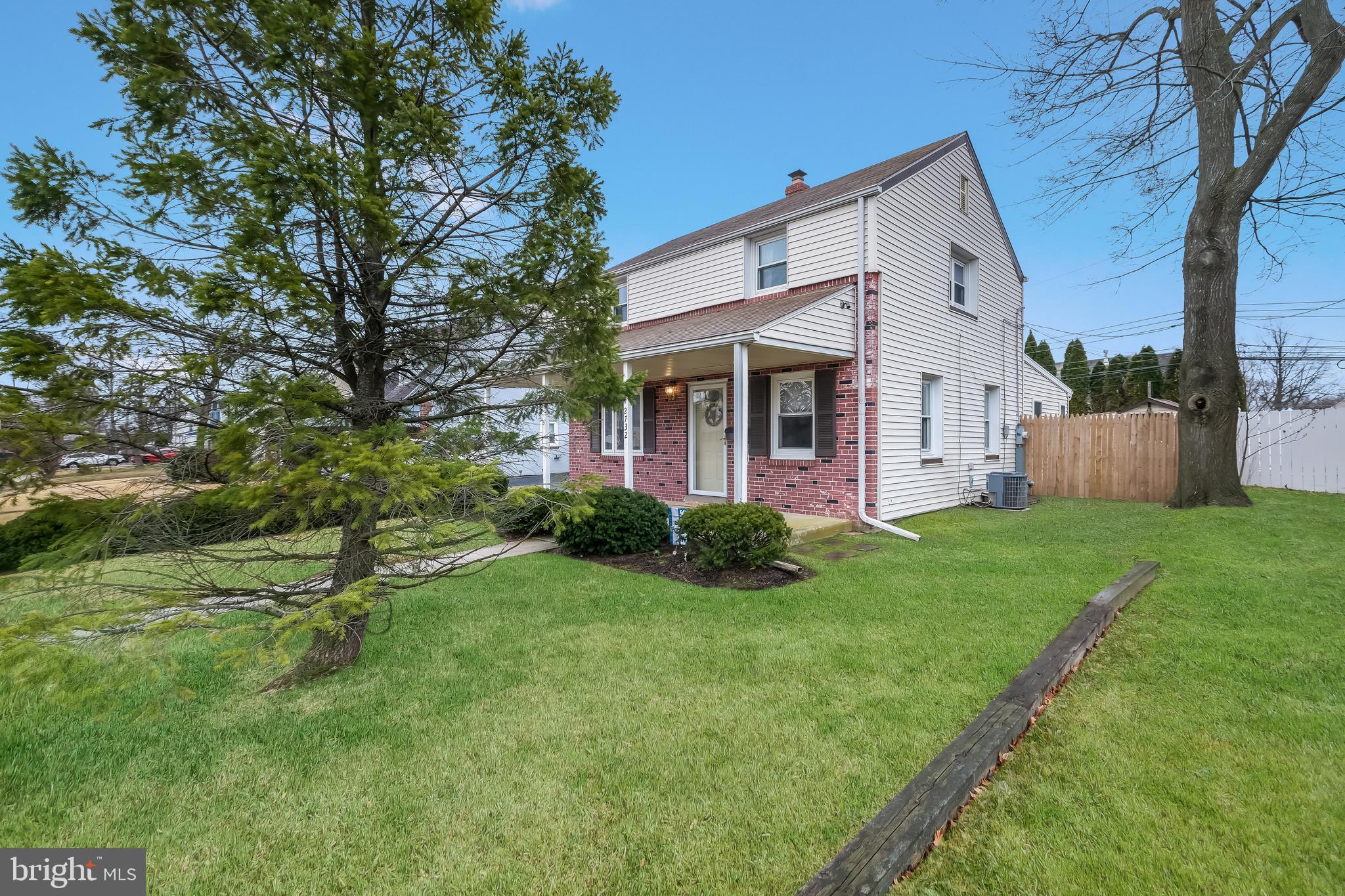 2732 Springhill Road Secane, PA 19018 - Photo 4 of 34 Gallery Image 4
