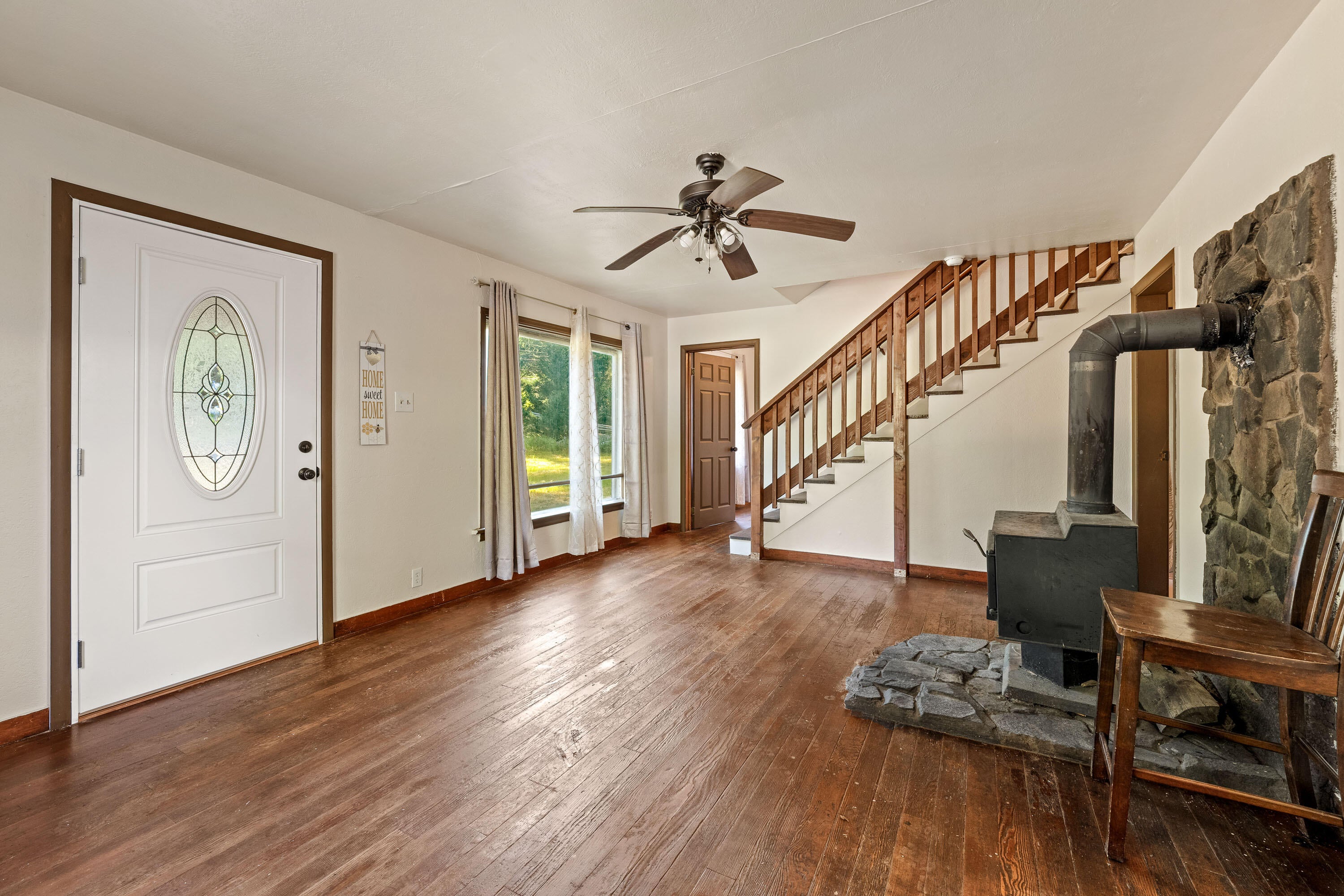 306 Red Blanket Road Prospect, OR 97536 - Photo 8 of 24 INT (5 of 17) (2)