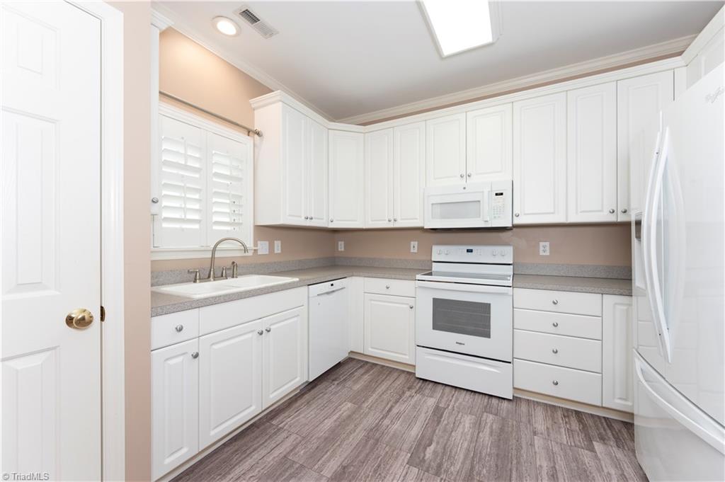 4032 Clinard Road Clemmons, NC 27012 - Photo 18 of 46 Kitchen