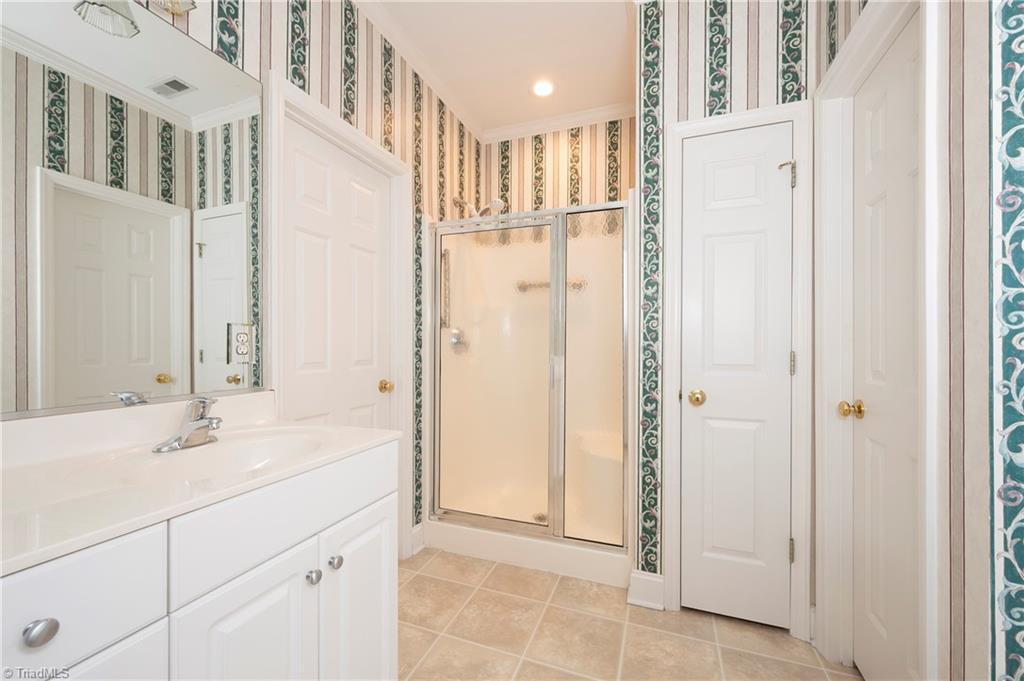 4032 Clinard Road Clemmons, NC 27012 - Photo 28 of 46 Primary Bath