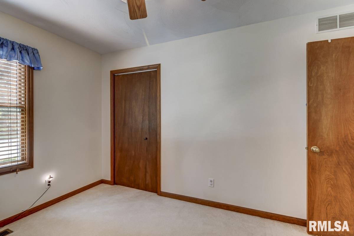 94 Amherst Drive Springfield, IL 62702 - Photo 24 of 34