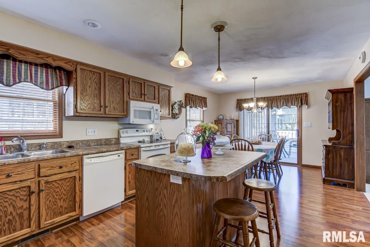 94 Amherst Drive Springfield, IL 62702 - Photo 8 of 34
