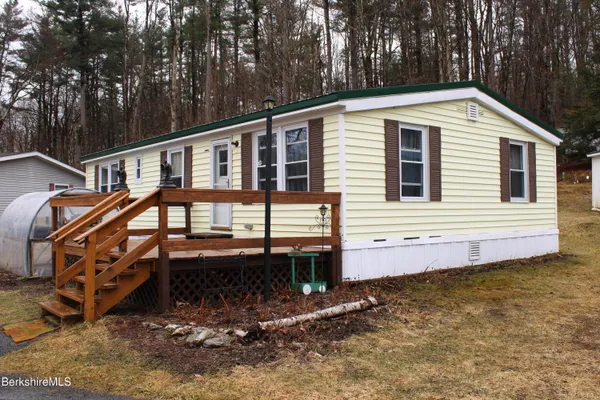 $99,000 | 26 Lakewood Circle, Pittsfield, MA 01201