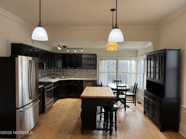 $3,100 | 25 Monmouth Road, Unit 3, Oceanport, NJ 07757