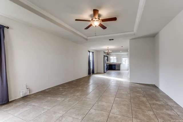 $1,695 | 10810 Gunsel Trail, San Antonio, TX 78245