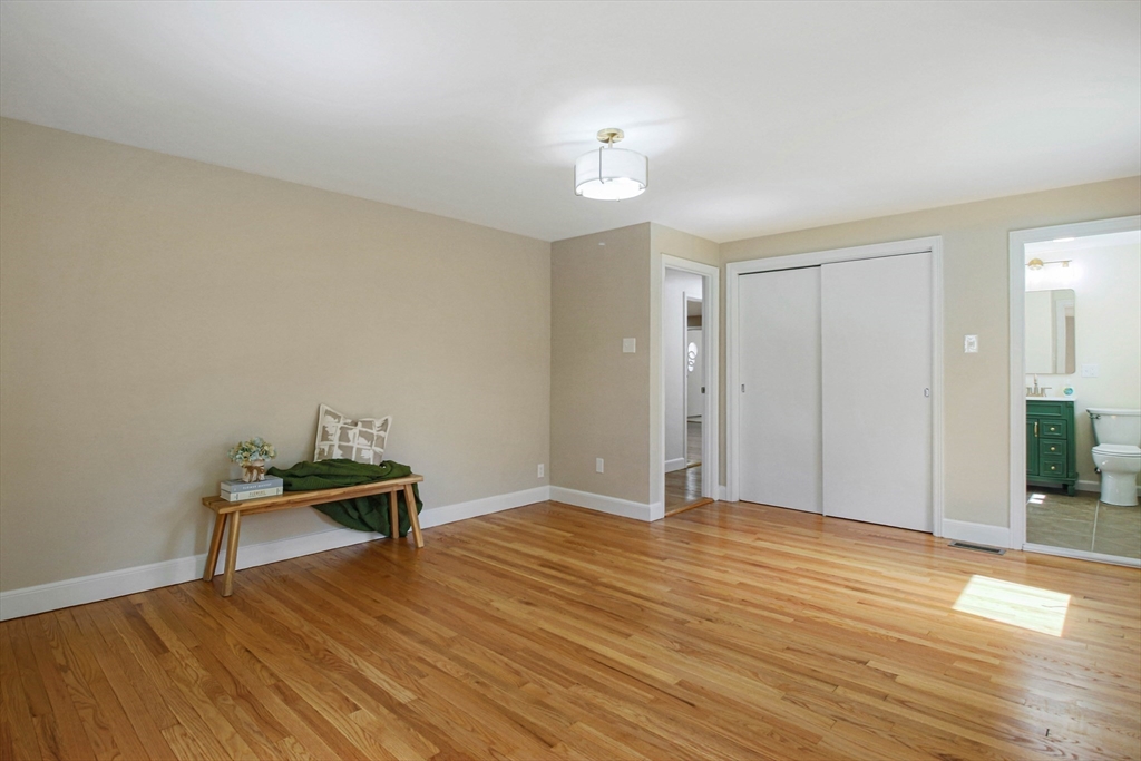 437 Salisbury Street Worcester, MA 01609 - Photo 10 of 23