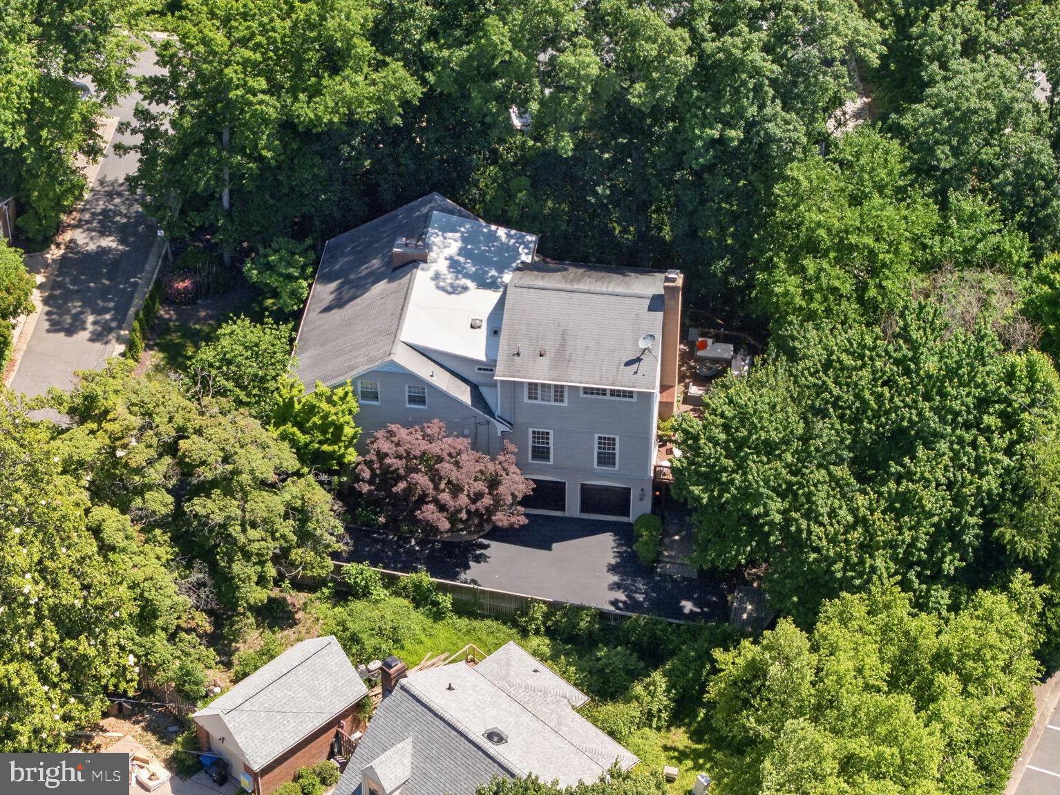 301 Columbia Road Alexandria, VA 22302 - Photo 3 of 82