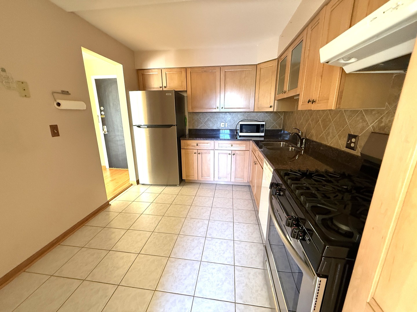 10373 Dearlove Road, Unit 304 Glenview, IL 60025 - Photo 5 of 9