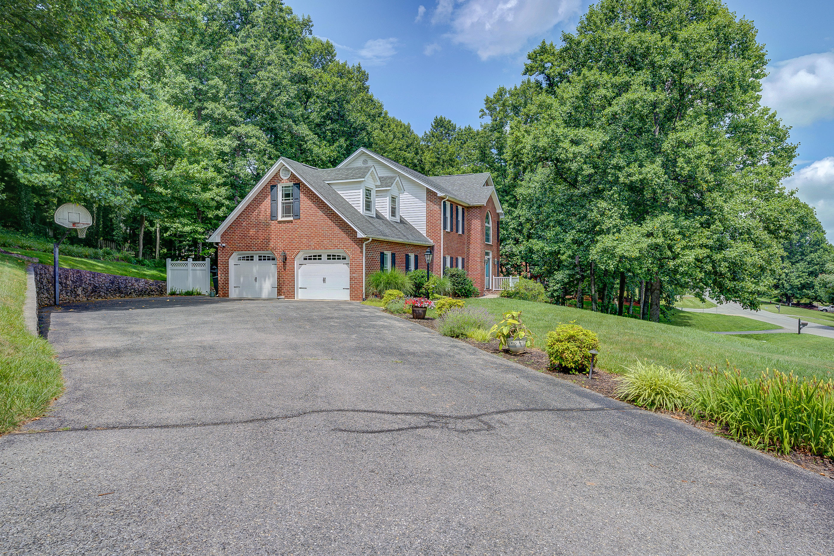 732 Stayman Road Roanoke, VA 24019 - Photo 3 of 83 75