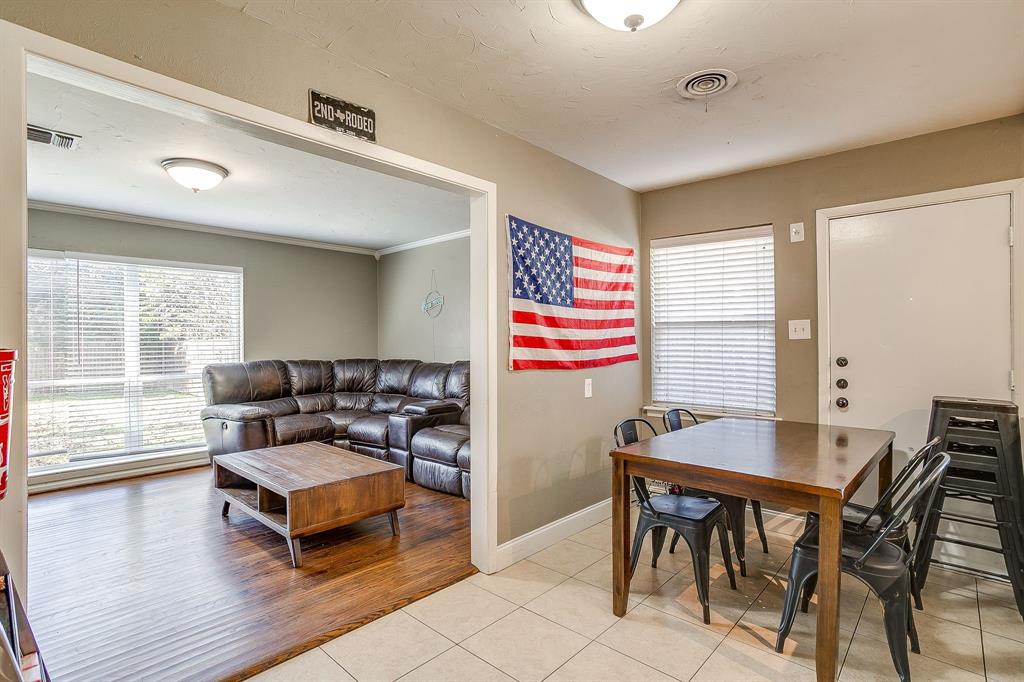 3612 Winston Road Fort Worth, TX 76109 - Photo 13 of 40 a living room with furniture and a window