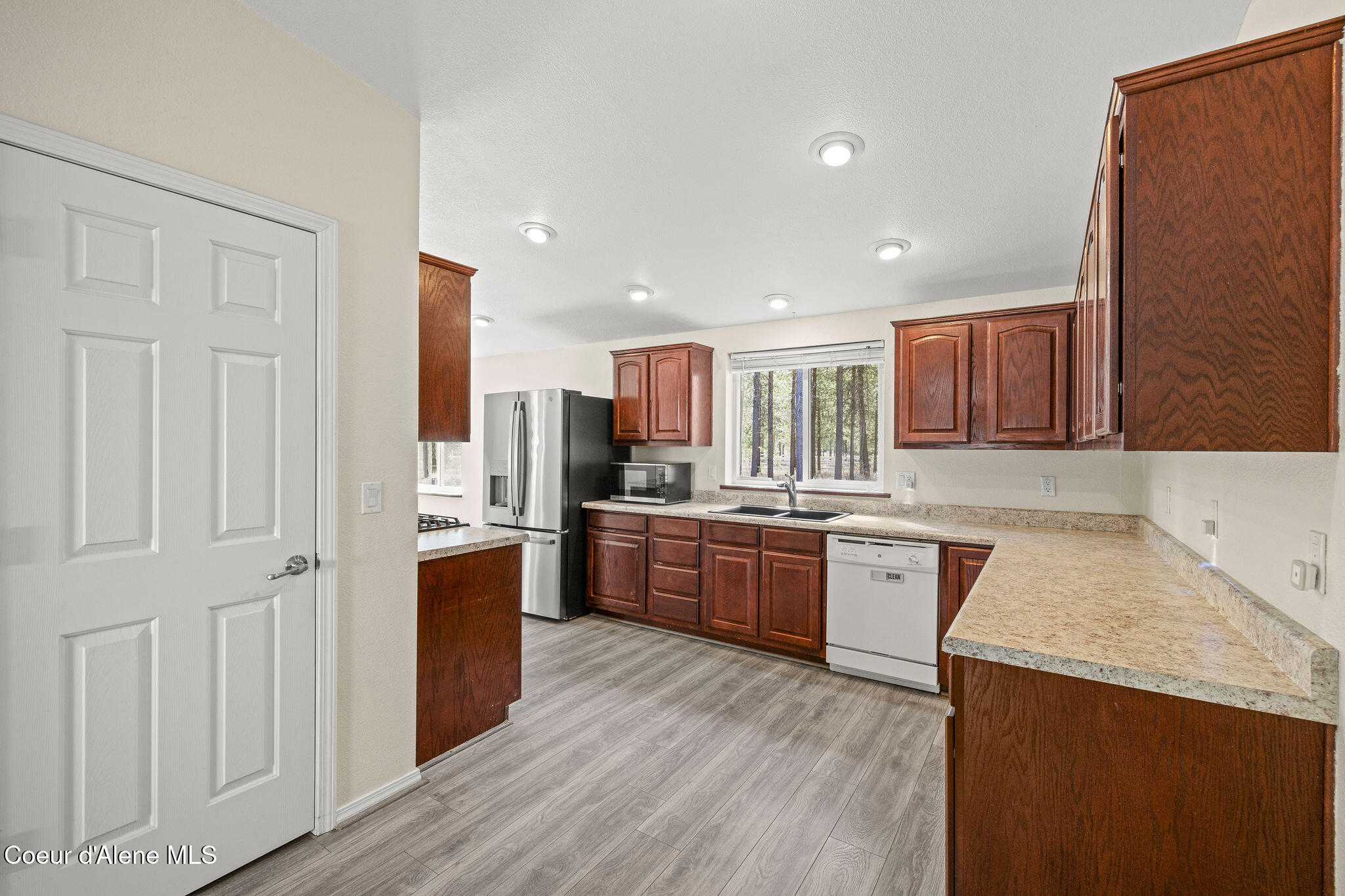 44 Elsa Court Blanchard, ID 83804 - Photo 13 of 45 Kitchen