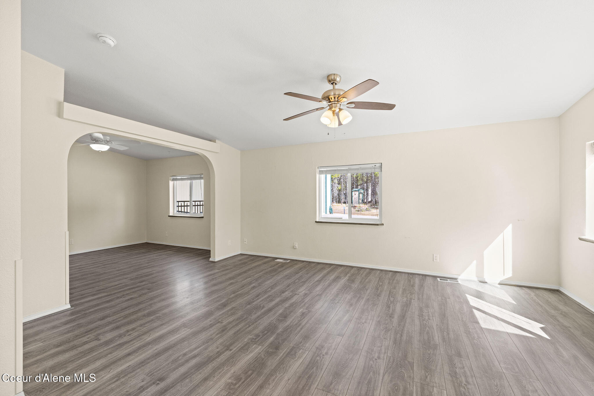 44 Elsa Court Blanchard, ID 83804 - Photo 8 of 45 Living Room