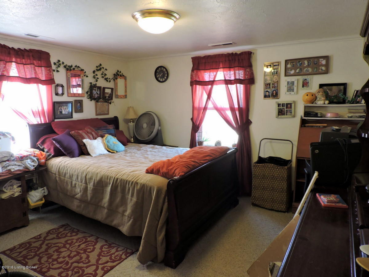 1111 Penile Road Louisville, KY 40272 - Photo 10 of 26 Bedroom 1