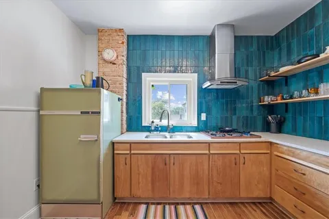 $315,000 | 713 West 20th Street, Kansas City, MO 64108
