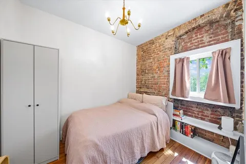 $315,000 | 713 West 20th Street, Kansas City, MO 64108