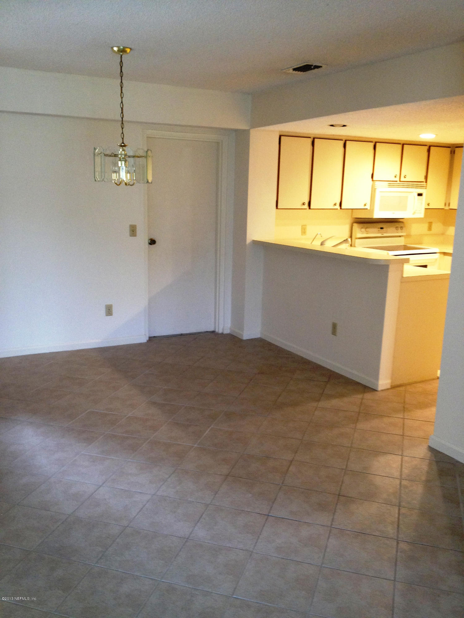303 Tournament Road Ponte Vedra Beach, FL 32082 - Photo 11 of 33 Kitchen Opens to Living Areas