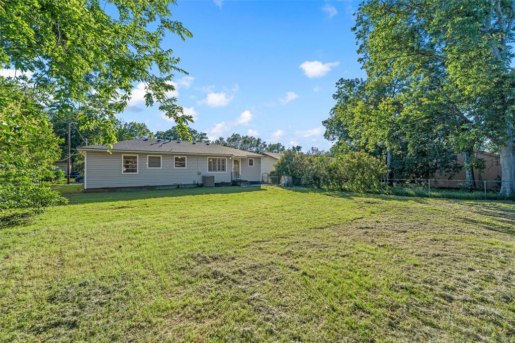 1207 North 65th Street Waco, TX 76710 - Photo 14 of 17