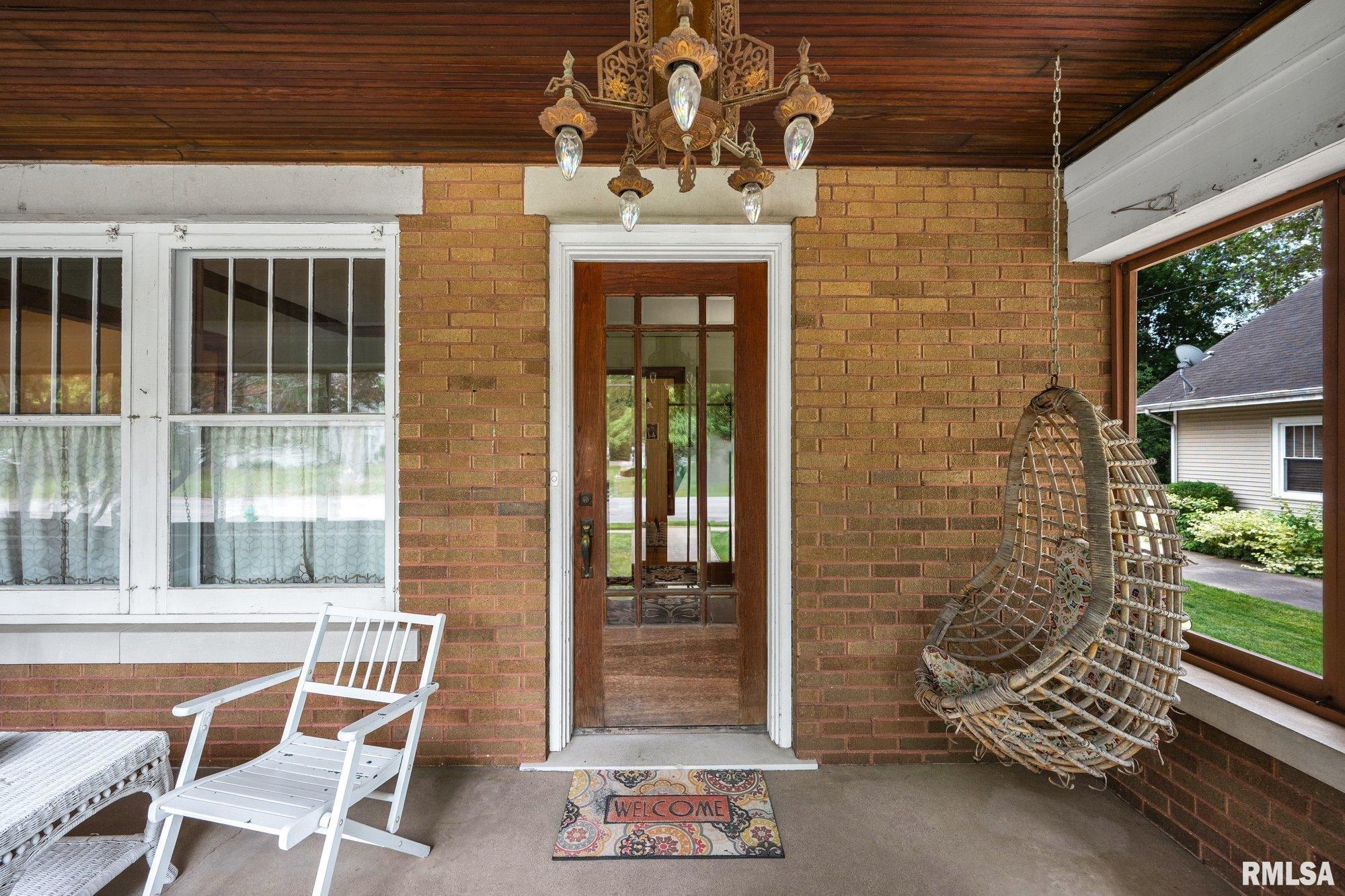 605 North Main Street Washington, IL 61571 - Photo 4 of 64