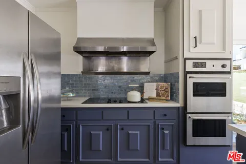 $1,399,000 | 1561 Carmona Avenue, Los Angeles, CA 90019