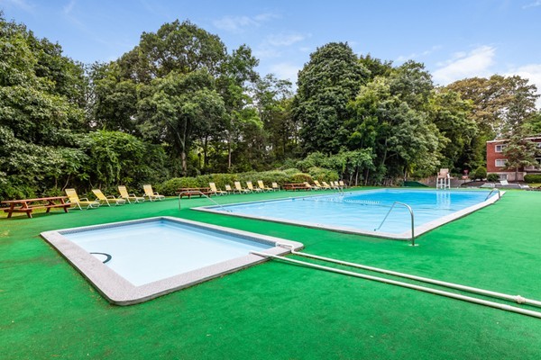 30 Jacqueline Road, Unit E Waltham, MA 02452 - Photo 7 of 8 Gallery Image 7