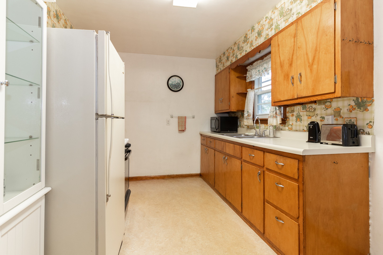 2131 Spruce Road Homewood, IL 60430 - Photo 6 of 14 a bathroom with a double vanity sink mirror and