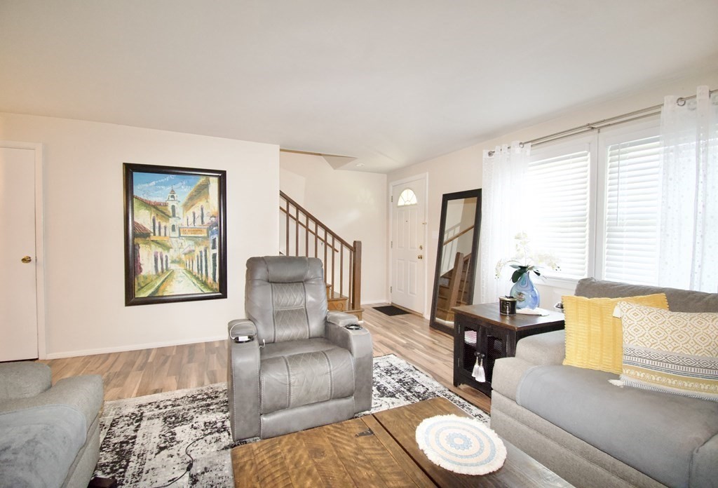 54 Manor Court, Unit 54 Springfield, MA 01118 - Photo 6 of 12 Gallery Image 6