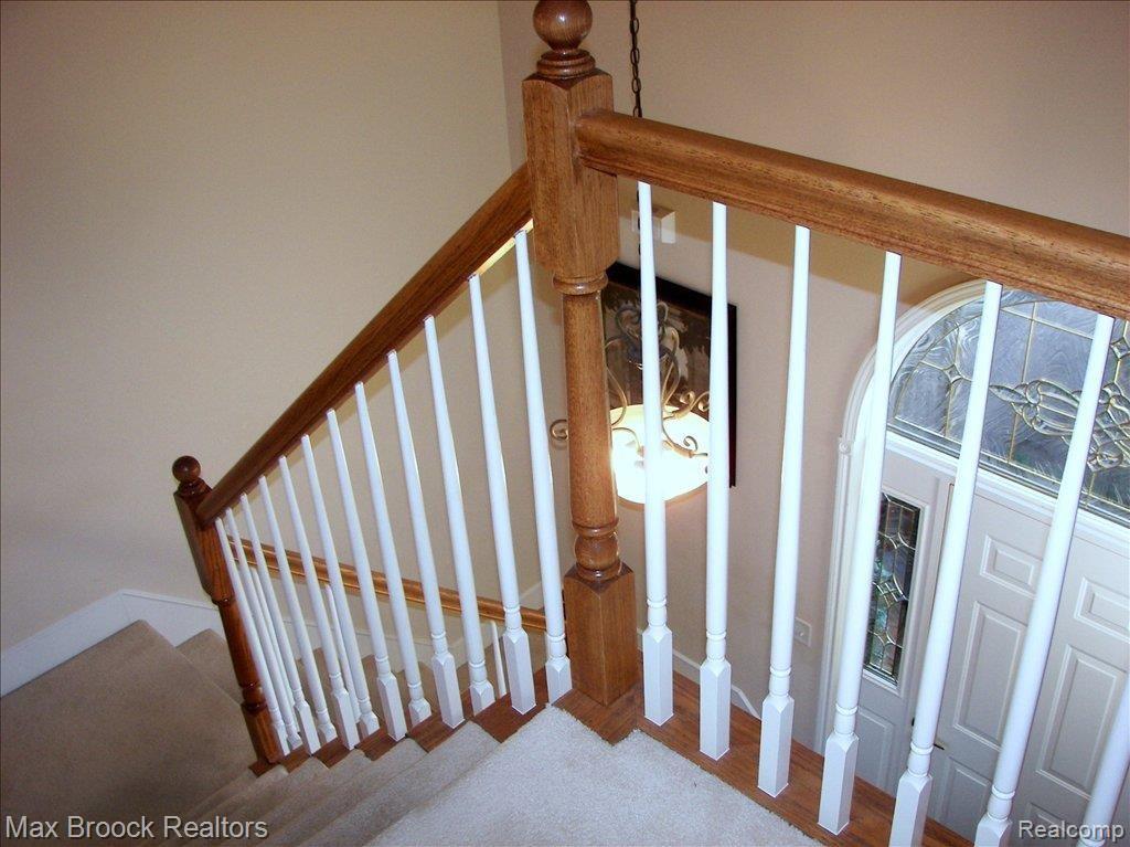 2081 Rochelle Park Drive, Unit 88 Rochester, MI 48309 - Photo 17 of 23 2 STORY FOYER