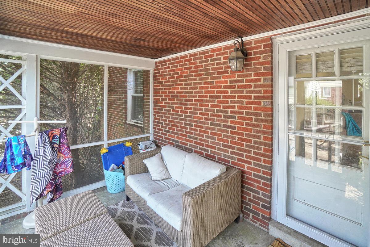 23405 Woodfield Road Gaithersburg, MD 20882 - Photo 33 of 37 Where wet swimmers can dry off