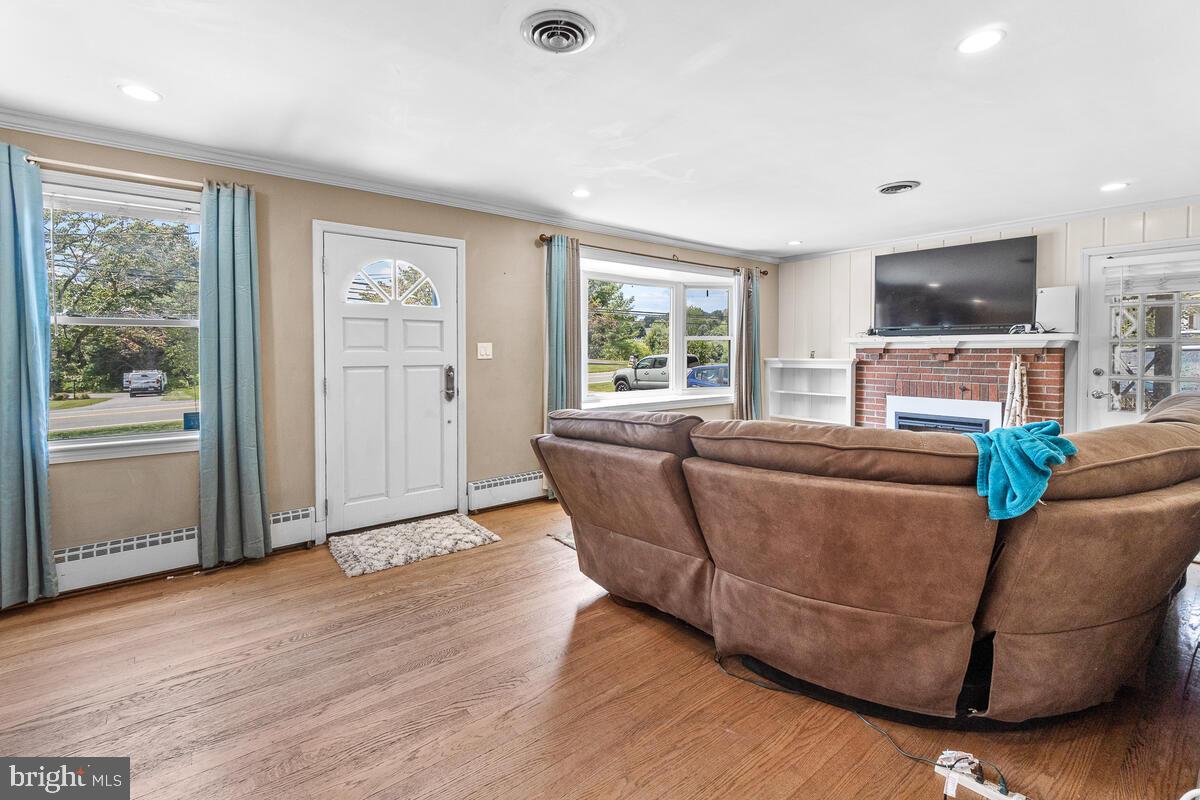 23405 Woodfield Road Gaithersburg, MD 20882 - Photo 6 of 37 Huge windows let in tons of natural light