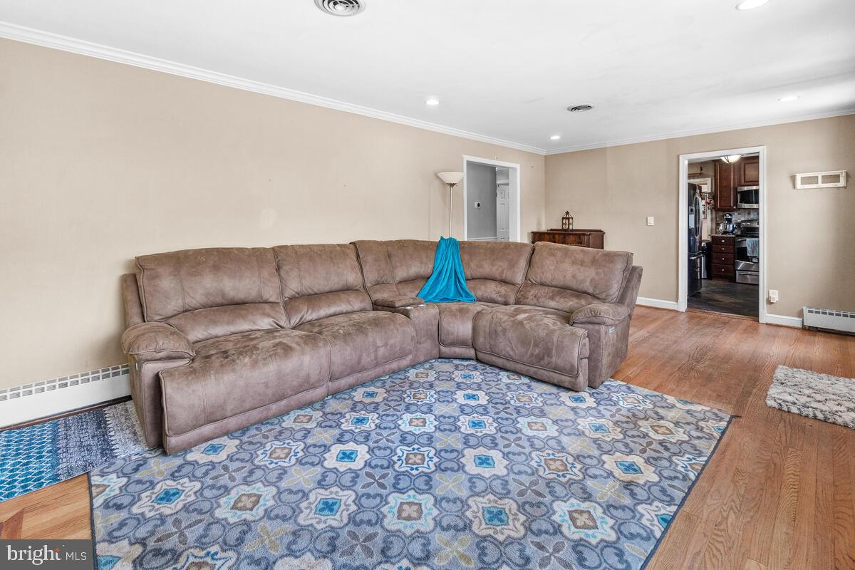 23405 Woodfield Road Gaithersburg, MD 20882 - Photo 8 of 37 Room for a sectional