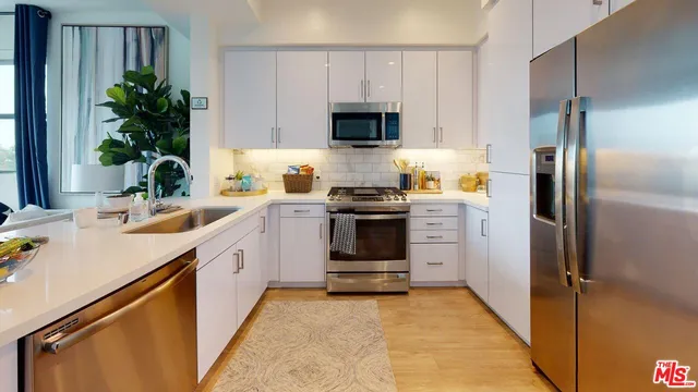 $4,215 | 2929 Pennsylvania Avenue, Unit 353, Santa Monica, CA 90404