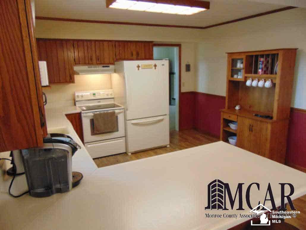 7604 Apache Trail Temperance, MI 48182 - Photo 8 of 32 Great for Large Functions
