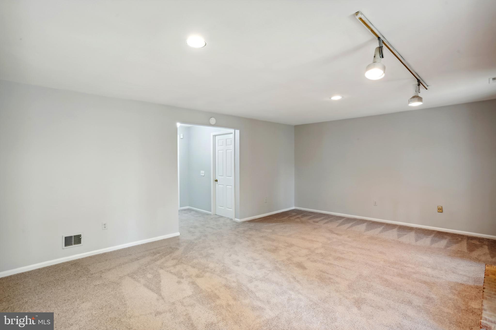 684 Concerto Lane Silver Spring, MD 20901 - Photo 30 of 41 Rec Room