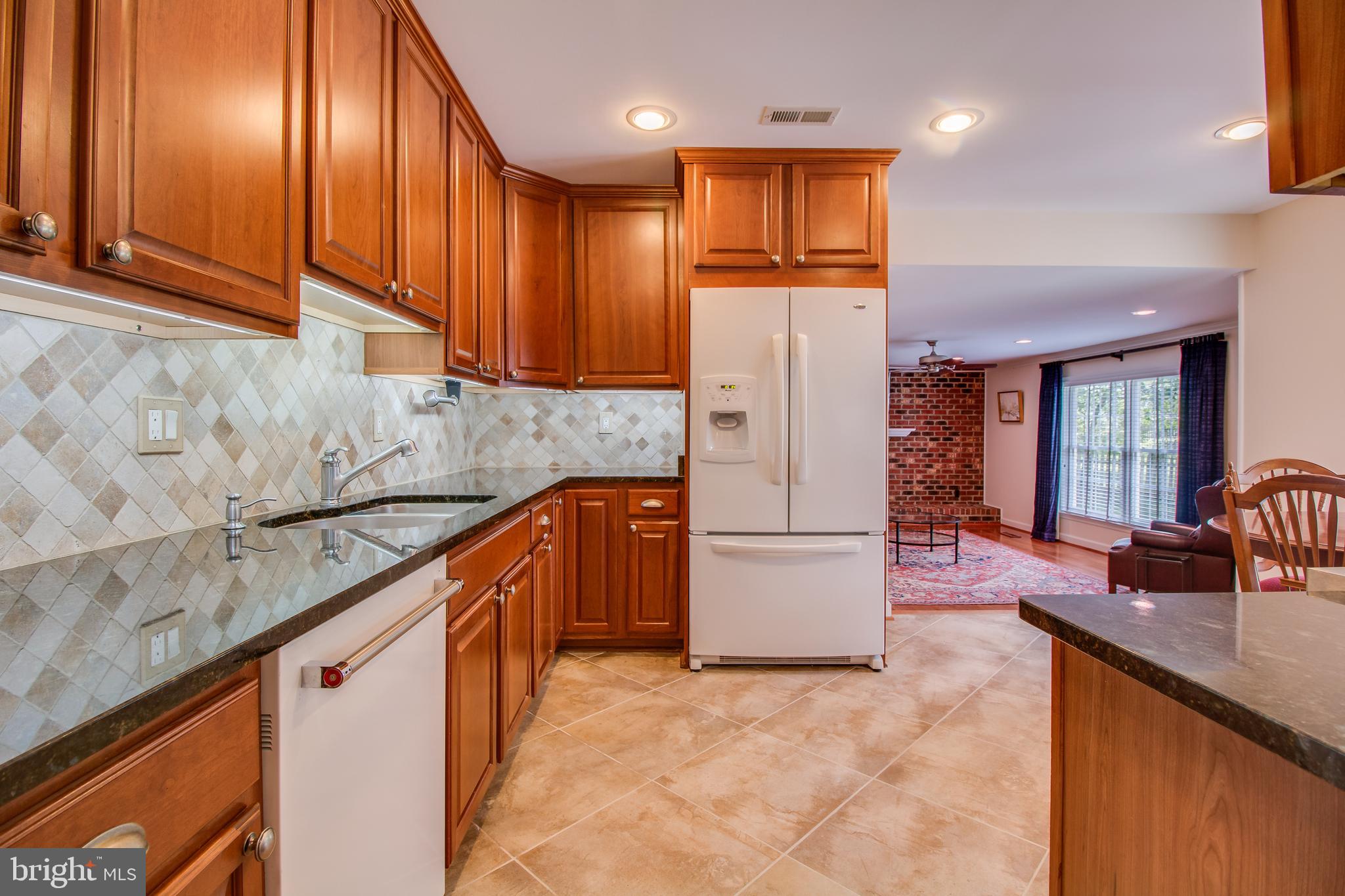 1134 Bandy Run Road Herndon, VA 20170 - Photo 4 of 38 Gallery Image 4