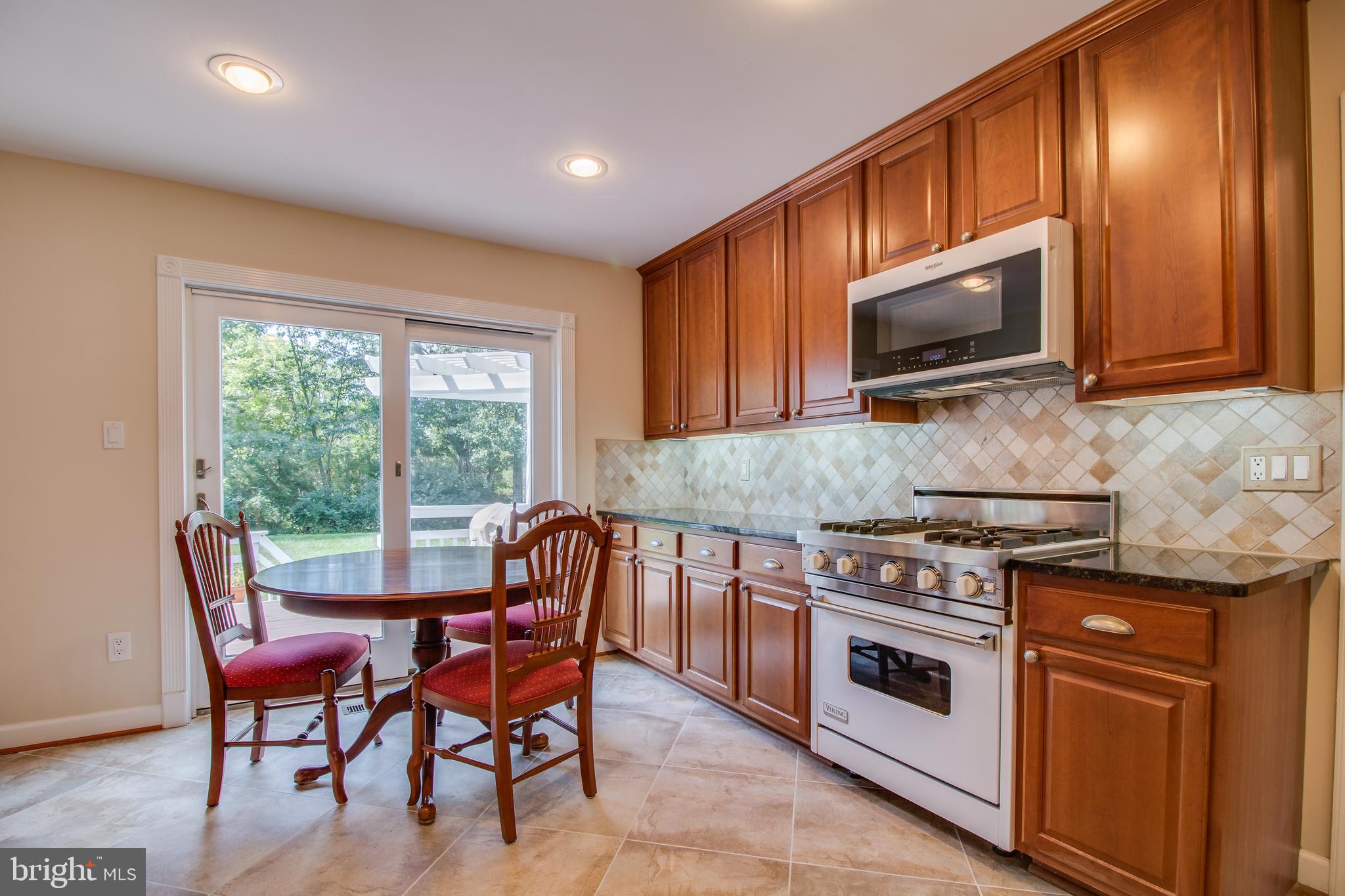 1134 Bandy Run Road Herndon, VA 20170 - Photo 5 of 38 Gallery Image 5