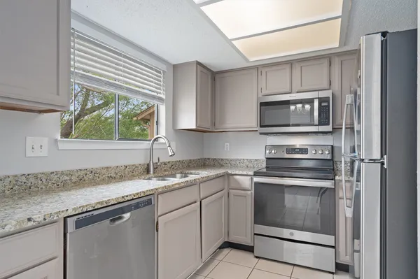 $1,700 | 13357 Water Oak Lane, Unit A, Austin, TX 78729