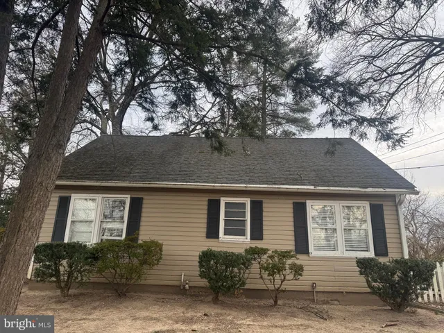 $2,990 | 491 North Latham Street, Alexandria, VA 22304