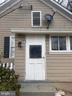 a house view with a yard