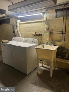 $2,990 | 491 North Latham Street, Alexandria, VA 22304