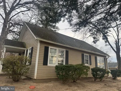 $2,990 | 491 North Latham Street, Alexandria, VA 22304