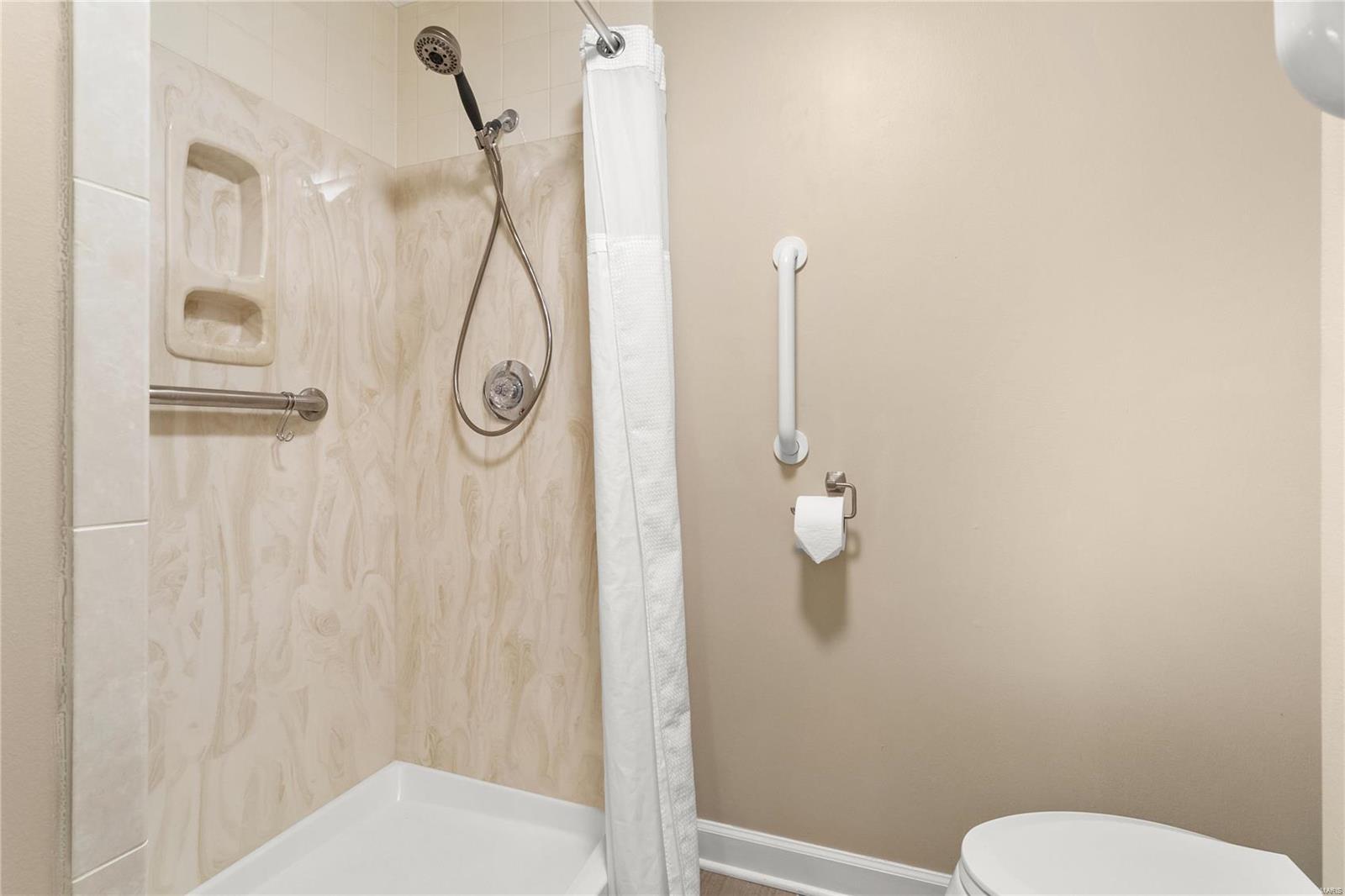 15421 Braefield Drive Chesterfield, MO 63017 - Photo 23 of 43