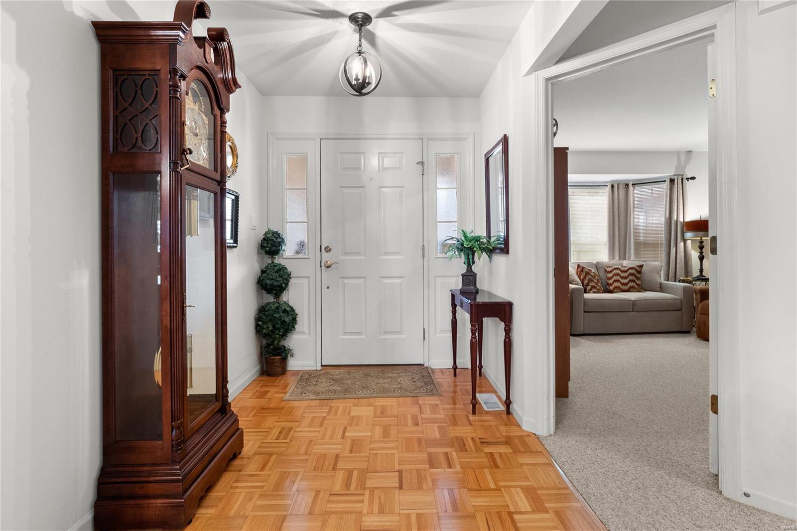 15421 Braefield Drive Chesterfield, MO 63017 - Photo 4 of 43