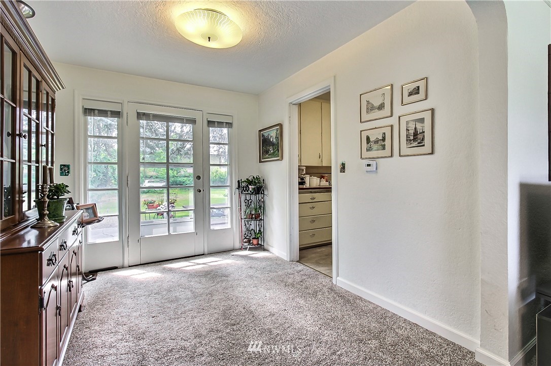 5516 Fairlawn Road Southwest Lakewood, WA 98499 - Photo 4 of 12 Gallery Image 4