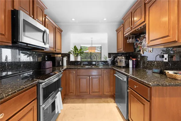 $4,500 | 10137 Costa Del Sol Boulevard, Unit A57, Doral, FL 33178