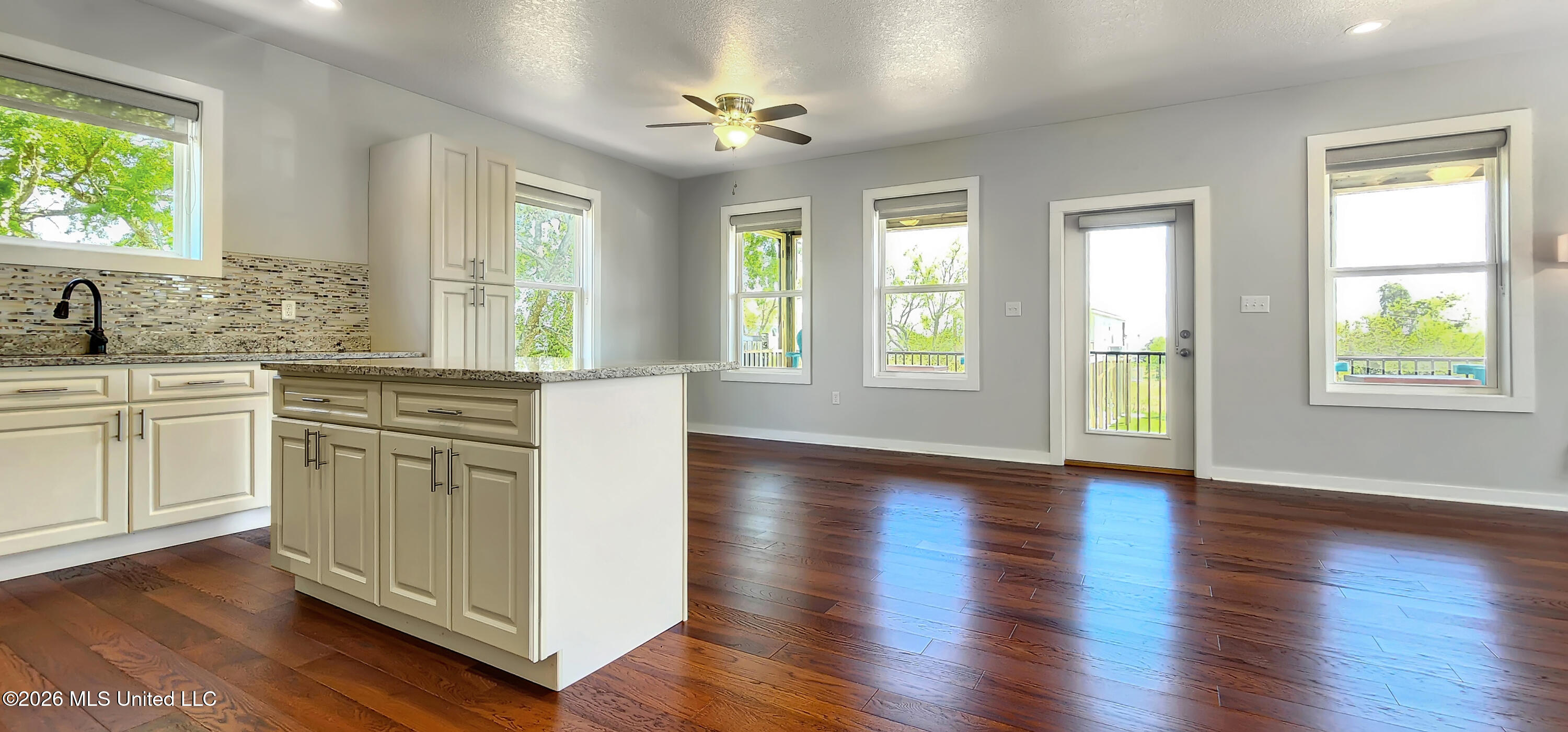 100 Pitcher Point Long Beach, MS 39560 - Photo 5 of 18 Dining Space
